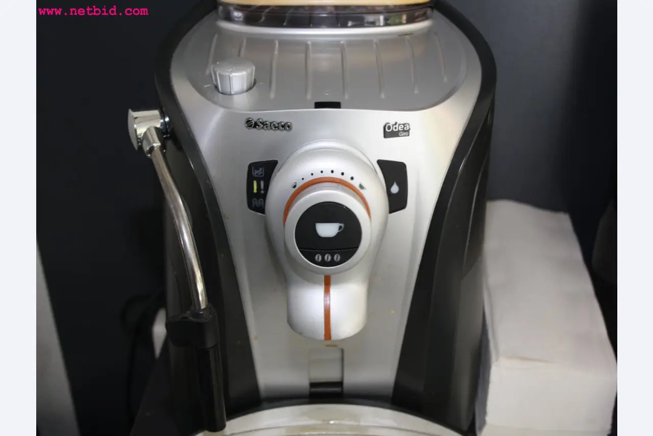 well-maintained machines from the sector automobile workshop -2