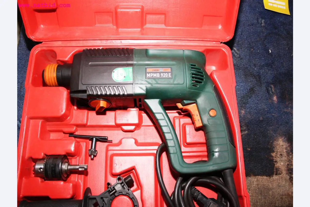 well-maintained machines from the sector automobile workshop -2