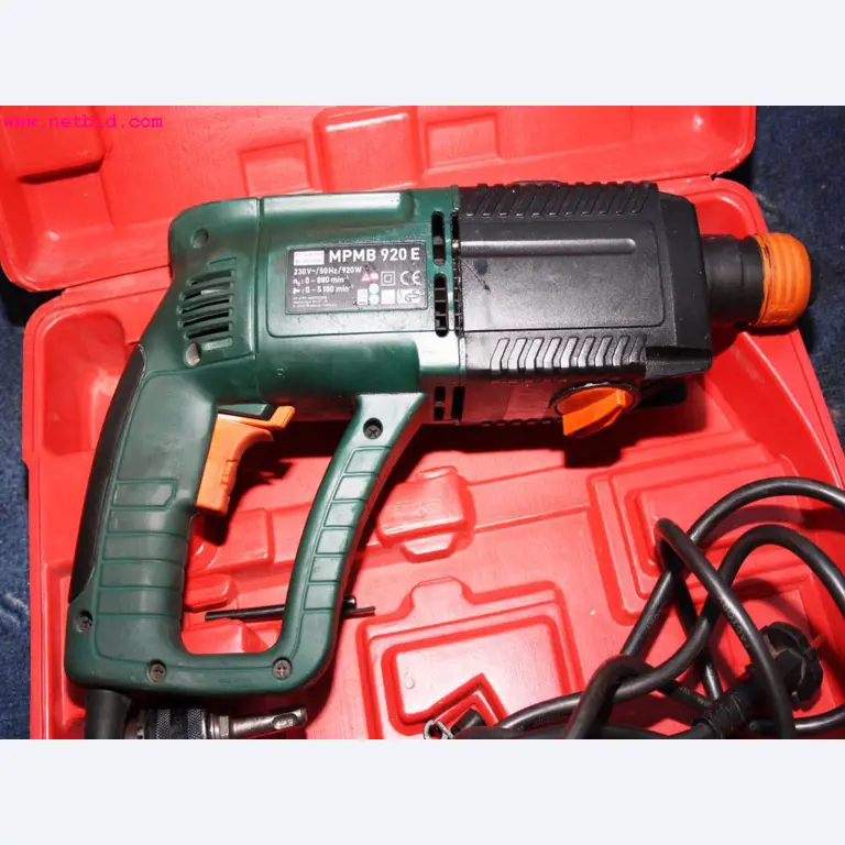 well-maintained machines from the sector automobile workshop -3