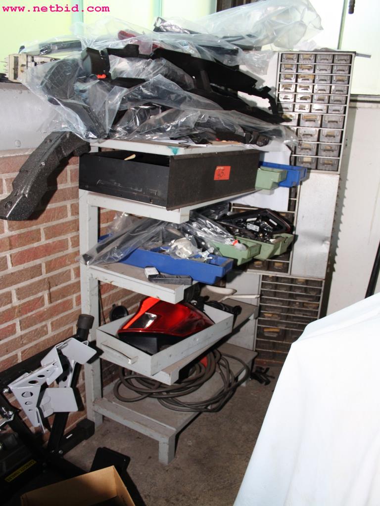 well-maintained machines from the sector automobile workshop -1