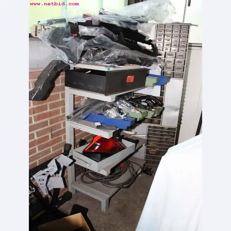 well-maintained machines from the sector automobile workshop -1