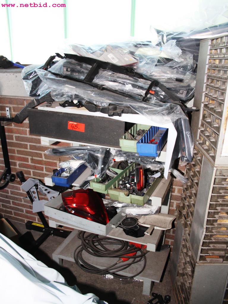 well-maintained machines from the sector automobile workshop -2