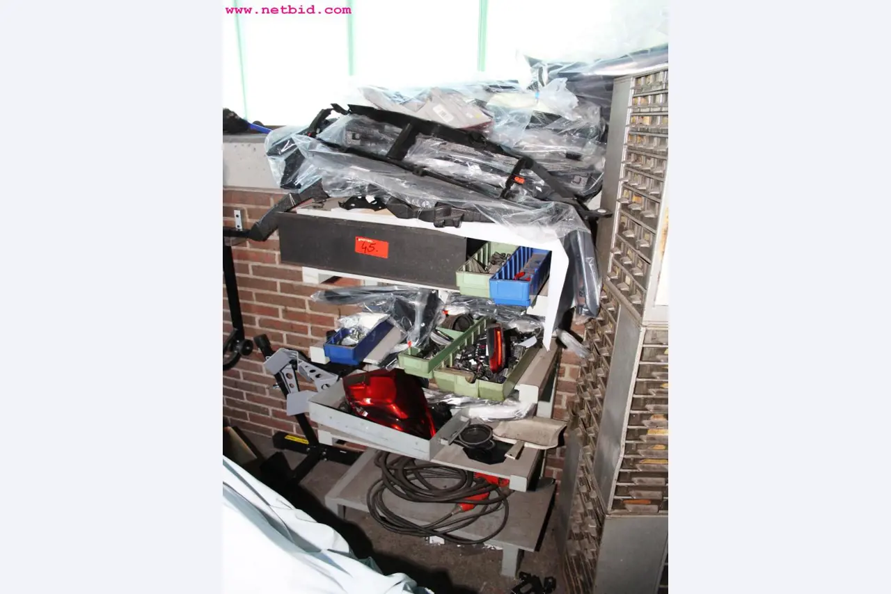 well-maintained machines from the sector automobile workshop -2