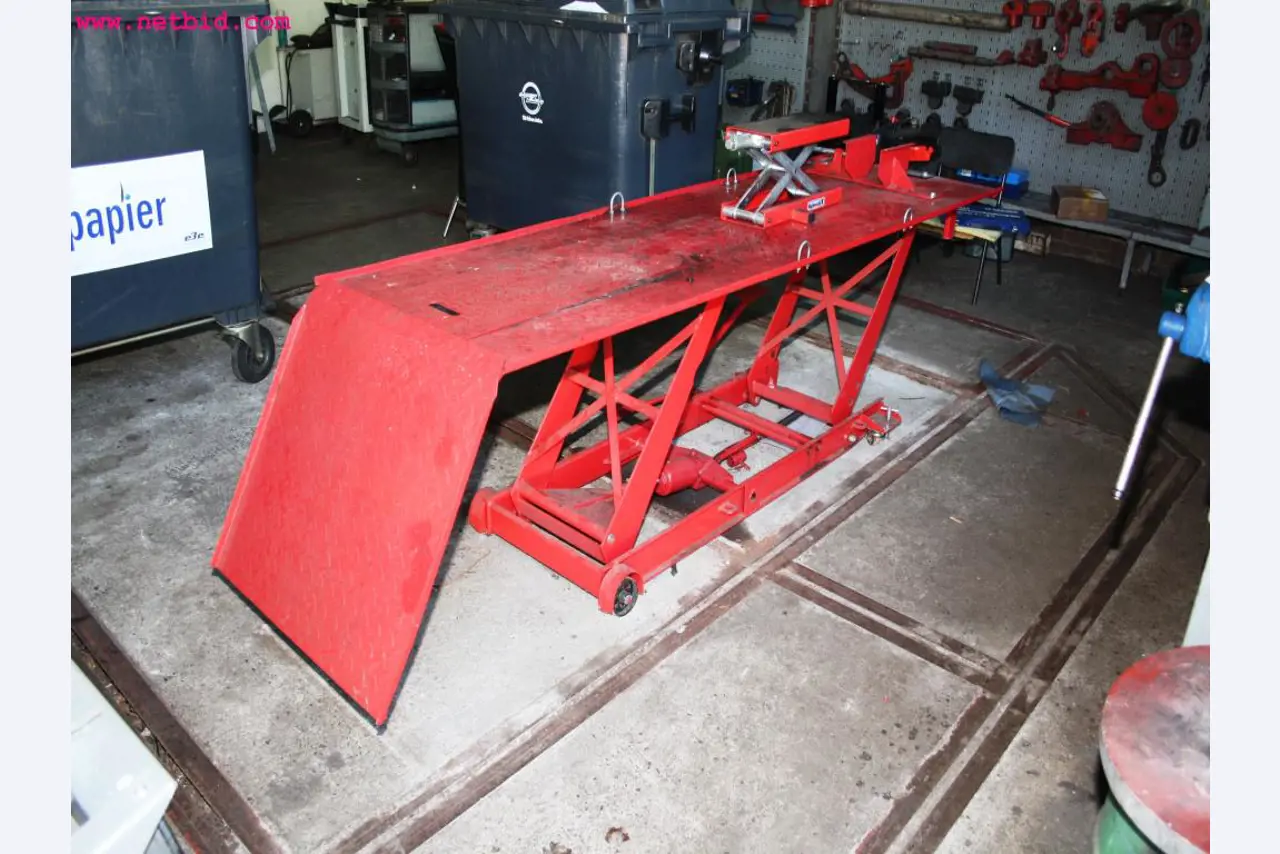 Betriebs- und Geschäftsausstattung aus dem Bereich Kfz-Werkstatt-1