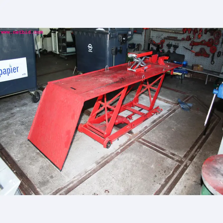 Betriebs- und Geschäftsausstattung aus dem Bereich Kfz-Werkstatt-1