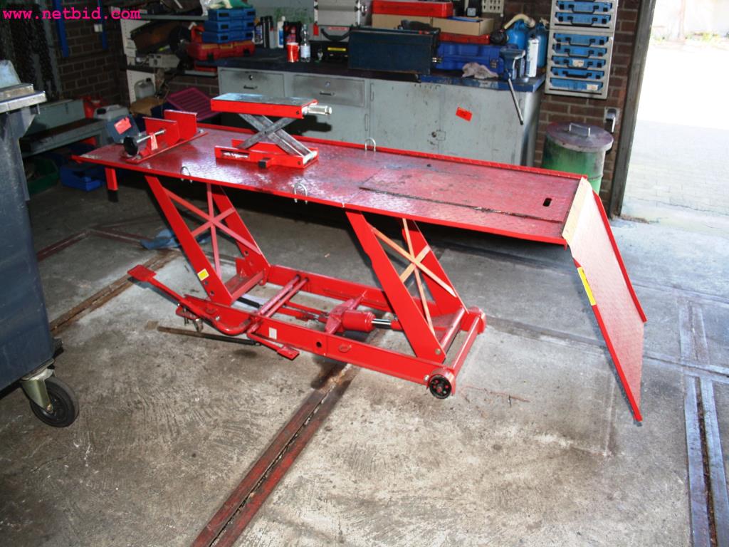 Betriebs- und Geschäftsausstattung aus dem Bereich Kfz-Werkstatt-2