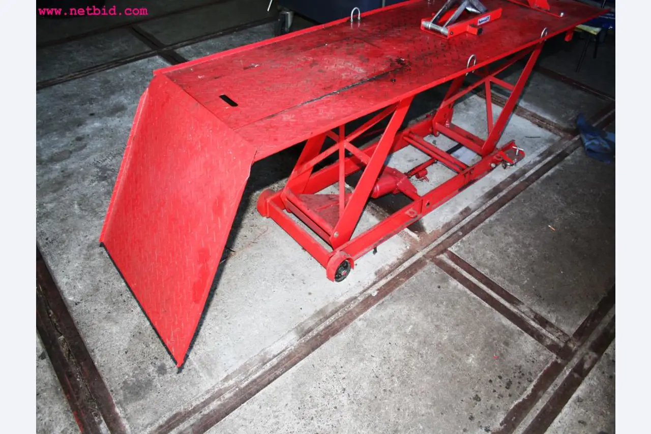 Betriebs- und Geschäftsausstattung aus dem Bereich Kfz-Werkstatt-5