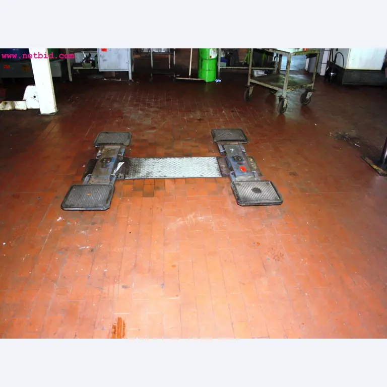 well-maintained machines from the sector automobile workshop -2