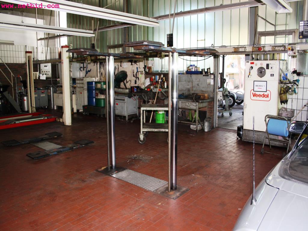 well-maintained machines from the sector automobile workshop -4