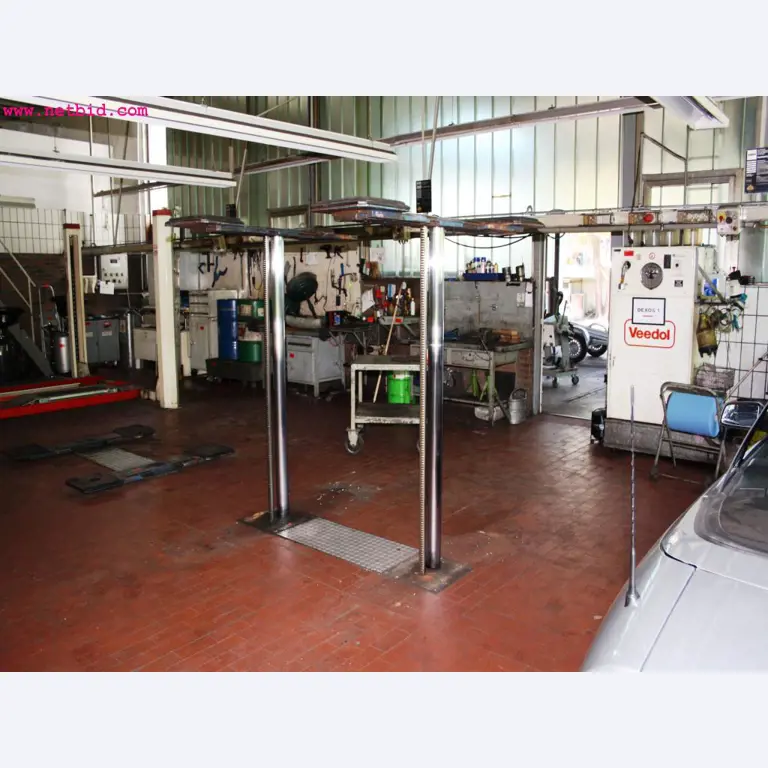 well-maintained machines from the sector automobile workshop -4