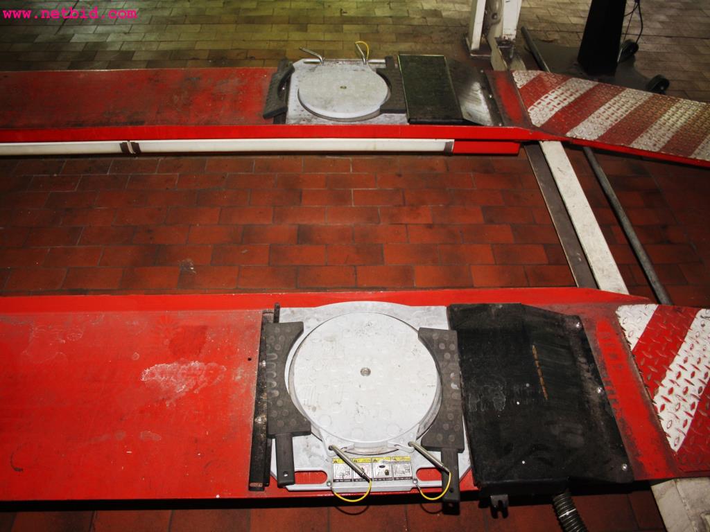 well-maintained machines from the sector automobile workshop -4