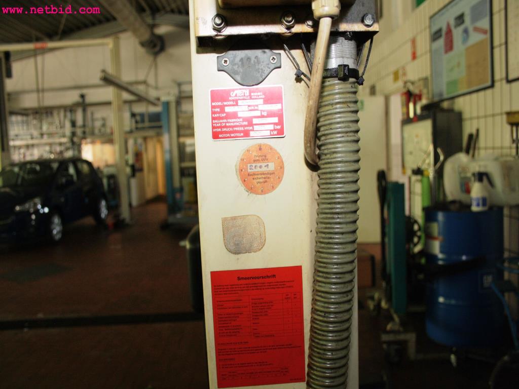 well-maintained machines from the sector automobile workshop -5