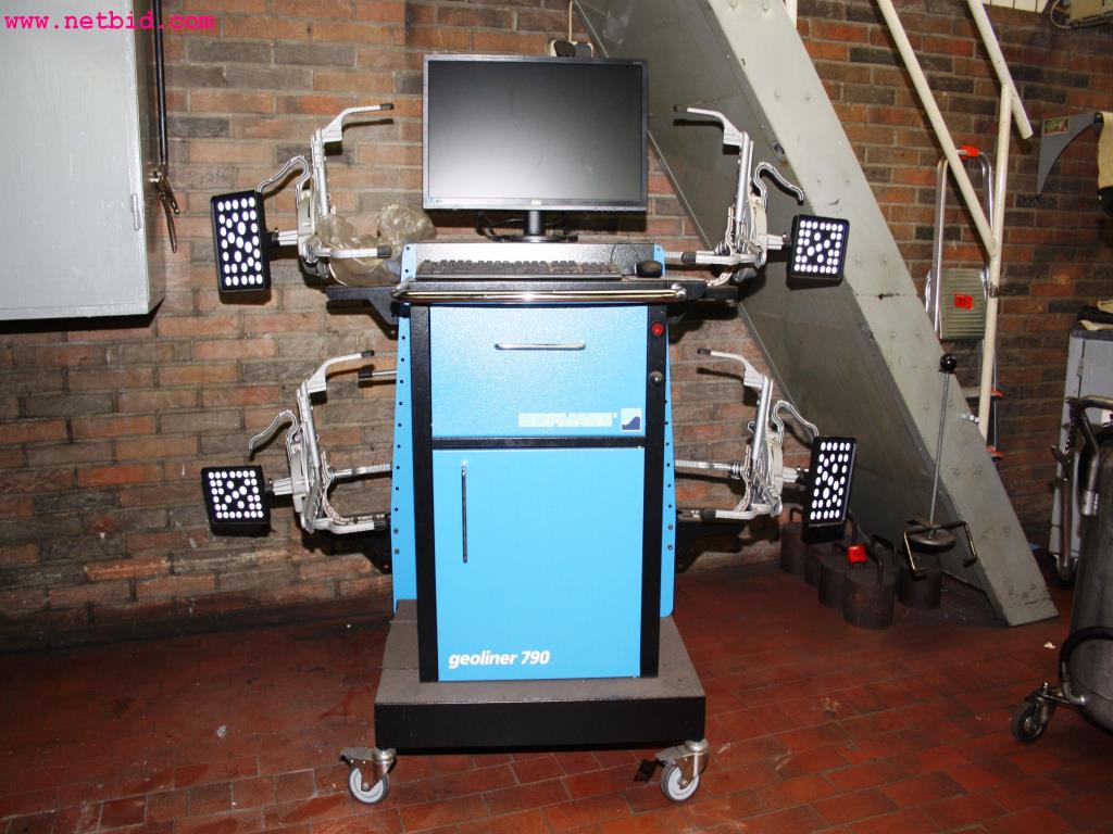 well-maintained machines from the sector automobile workshop -3