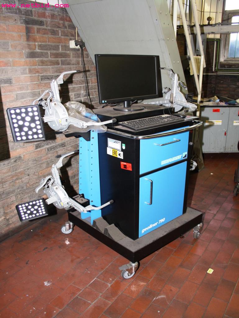 well-maintained machines from the sector automobile workshop -8