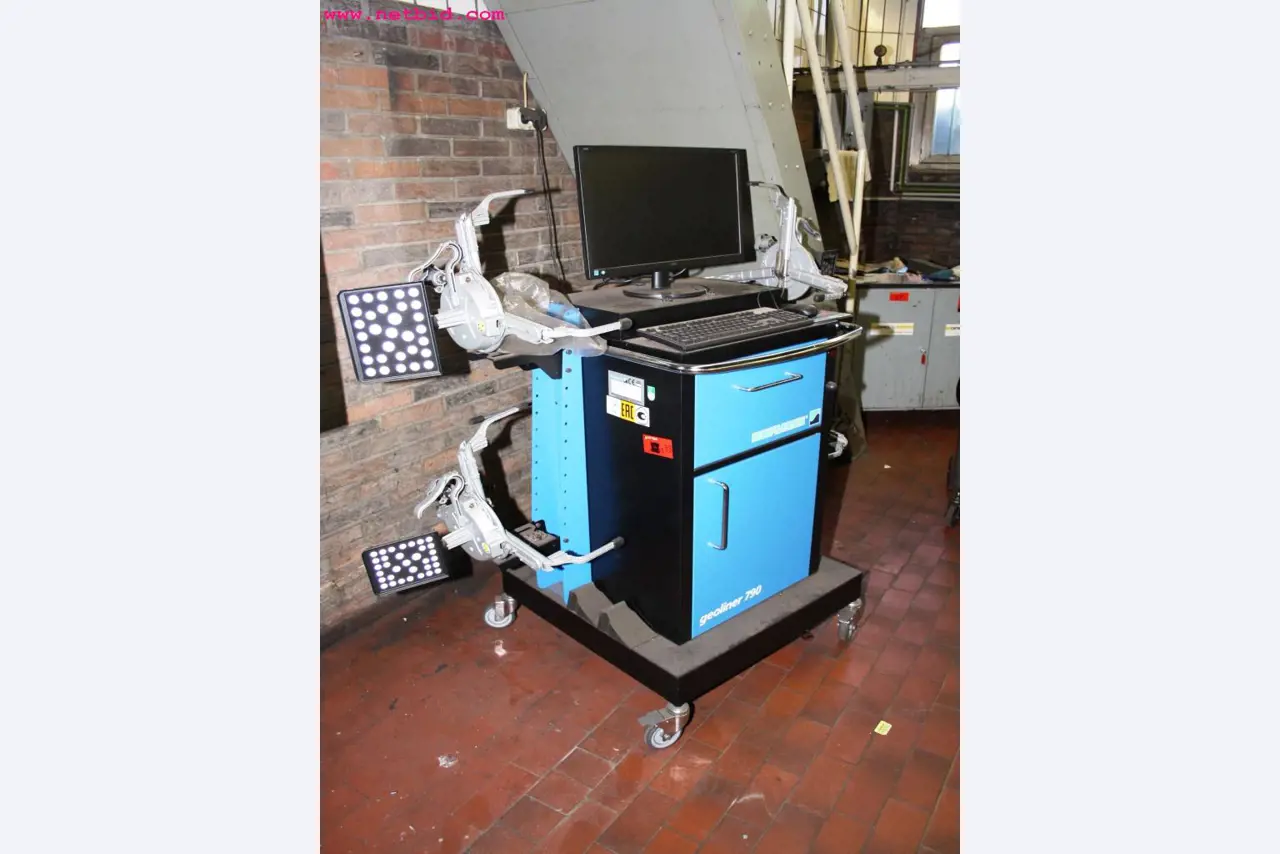 well-maintained machines from the sector automobile workshop -8