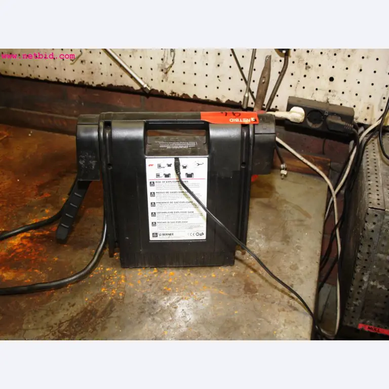 well-maintained machines from the sector automobile workshop -2