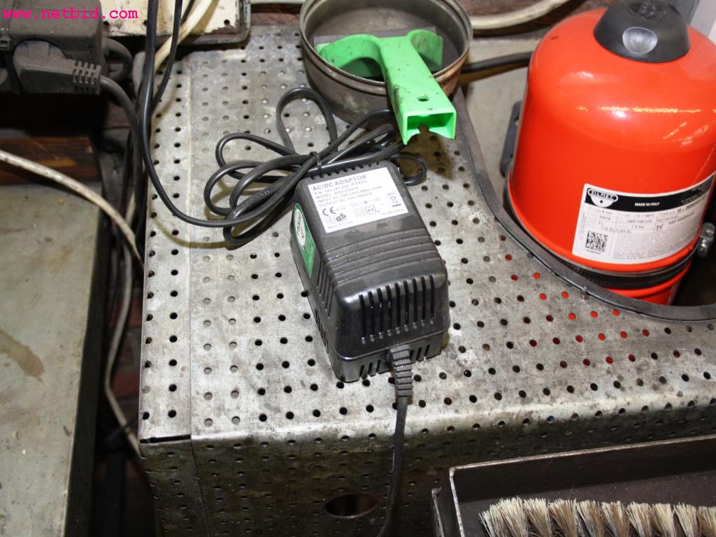 well-maintained machines from the sector automobile workshop -3