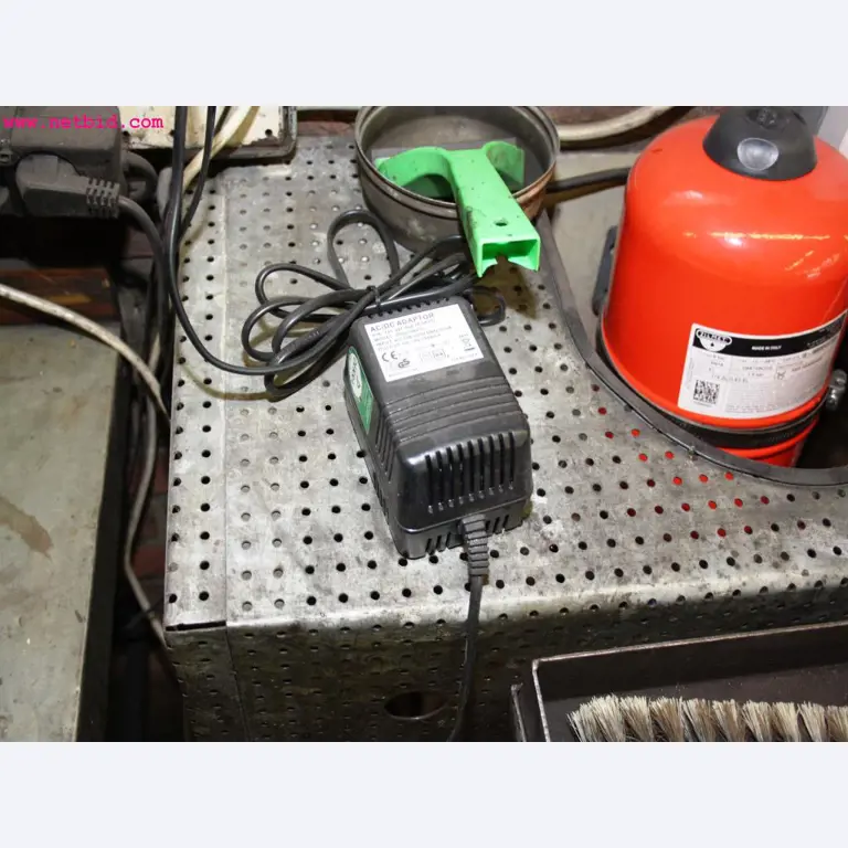 well-maintained machines from the sector automobile workshop -3