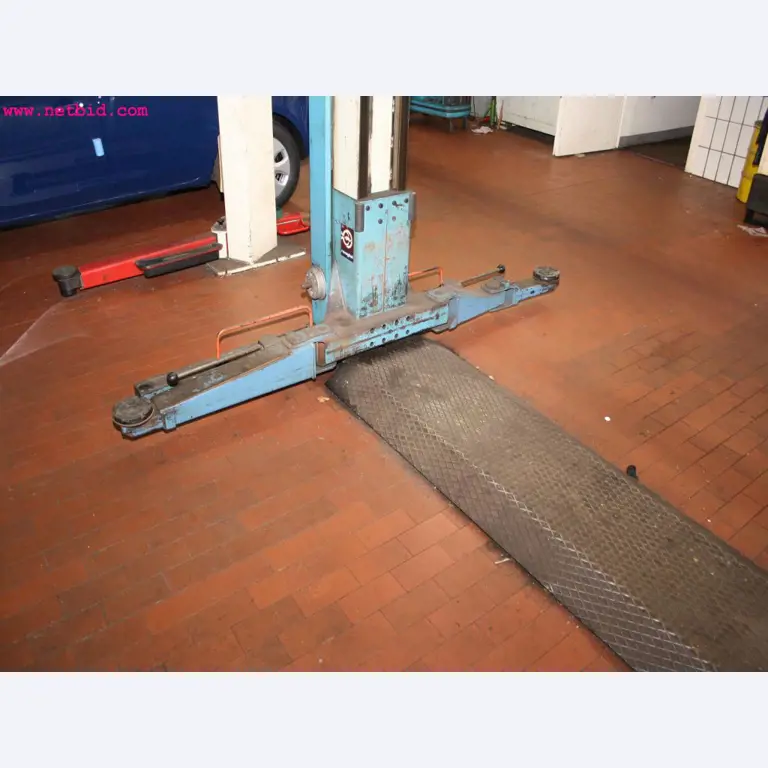 well-maintained machines from the sector automobile workshop -3