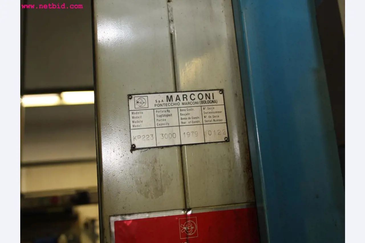 well-maintained machines from the sector automobile workshop -4