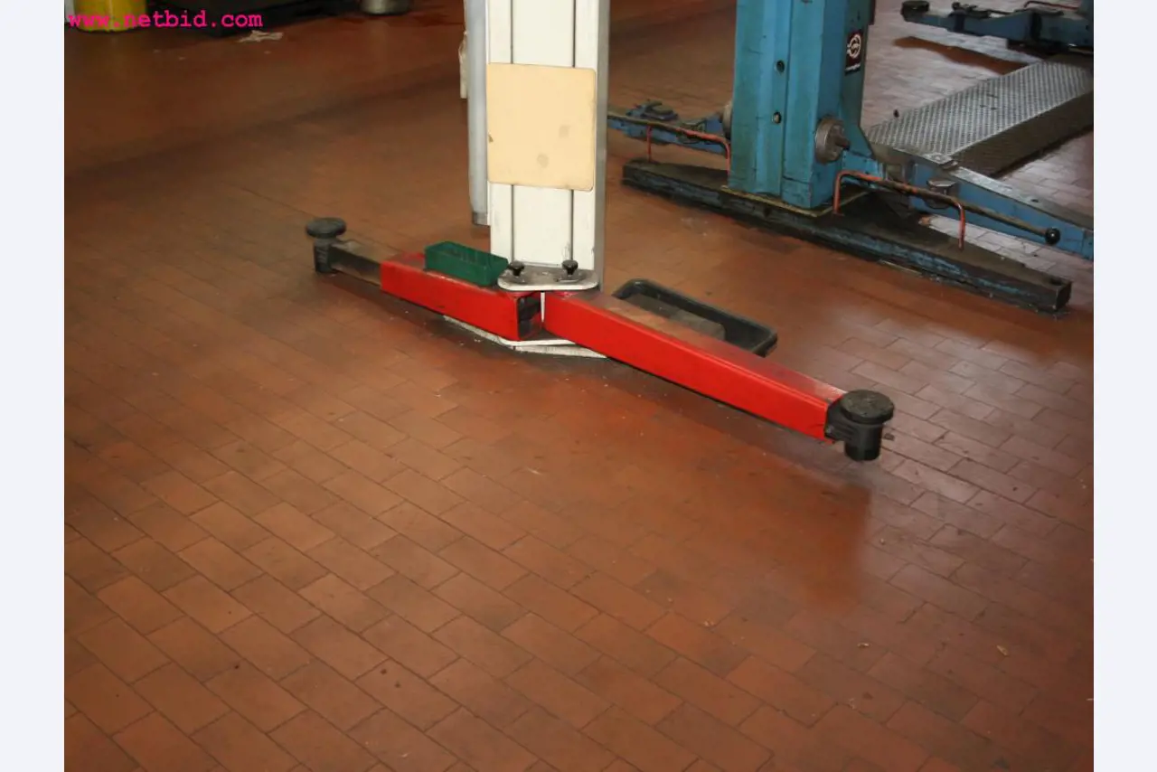 well-maintained machines from the sector automobile workshop -3