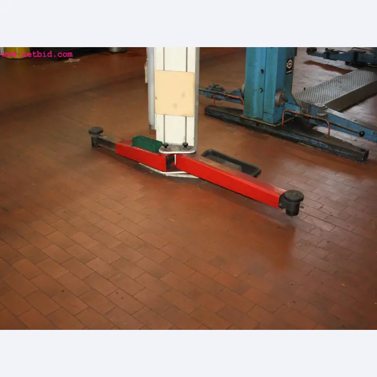 well-maintained machines from the sector automobile workshop -3