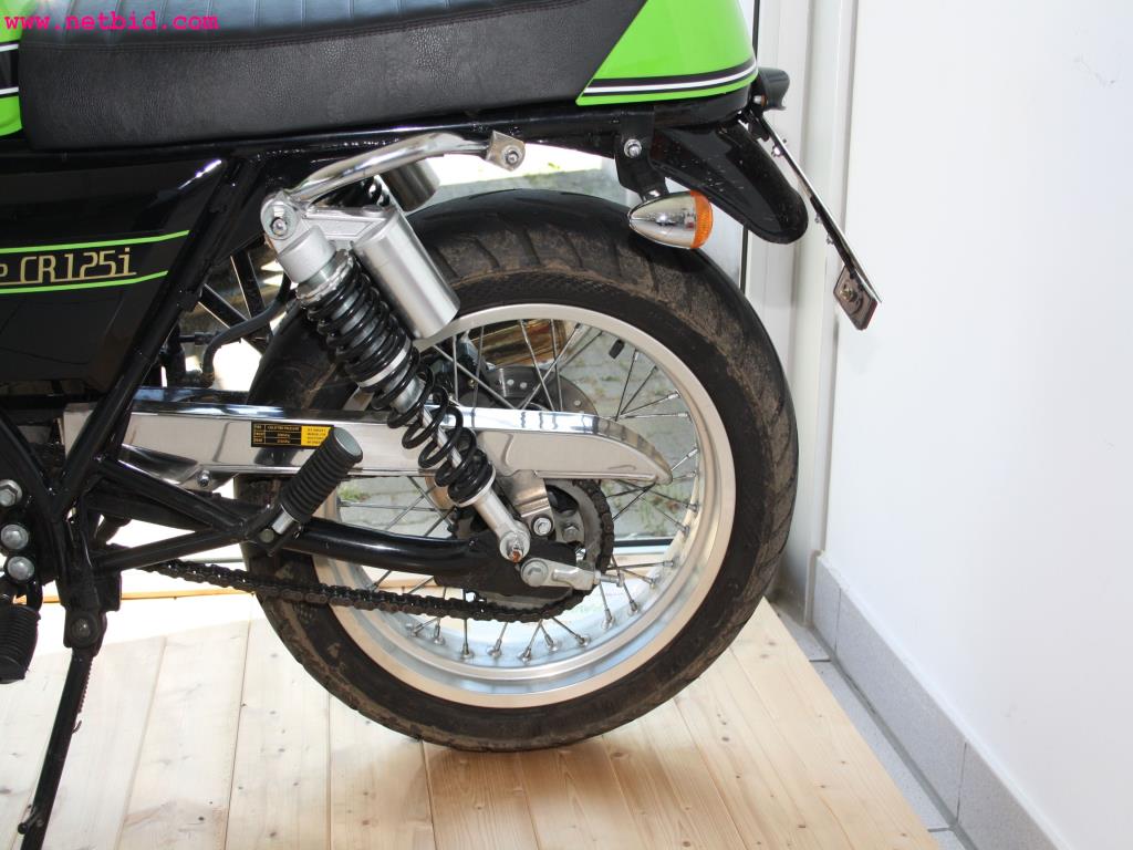 well-maintained machines from the sector automobile workshop -4