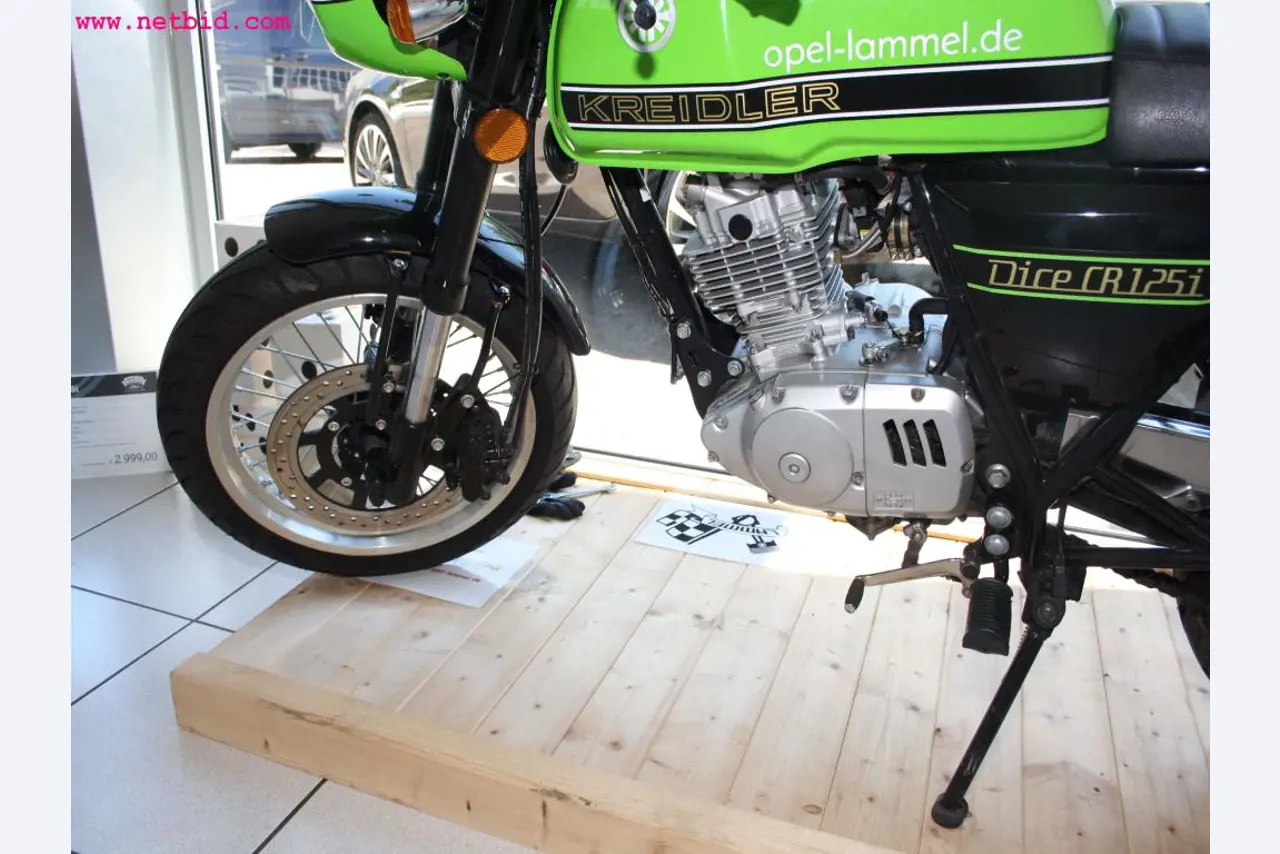 well-maintained machines from the sector automobile workshop -5