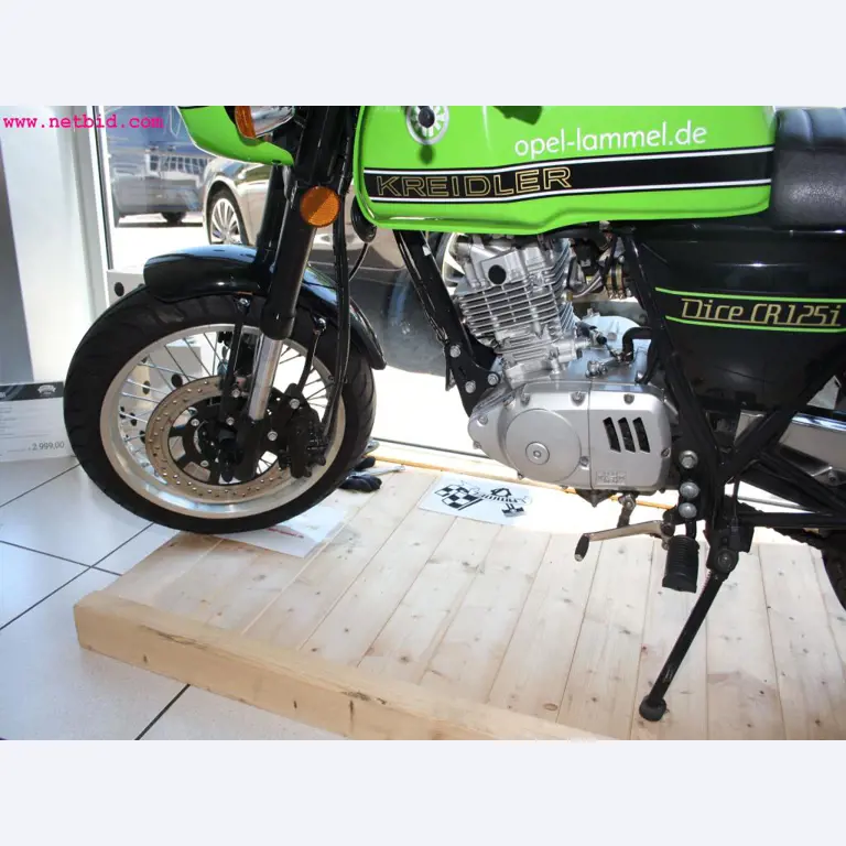 well-maintained machines from the sector automobile workshop -5