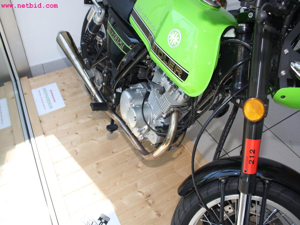 well-maintained machines from the sector automobile workshop -6