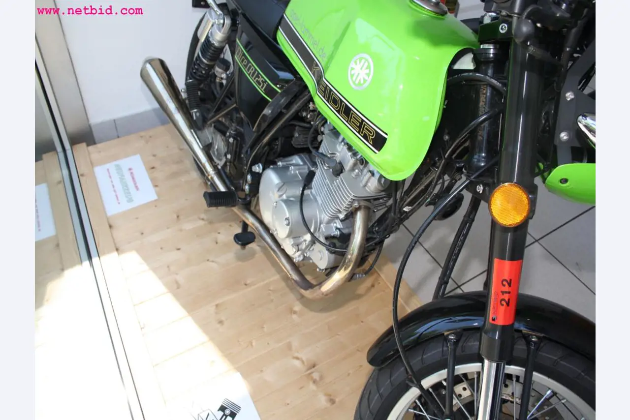 well-maintained machines from the sector automobile workshop -6