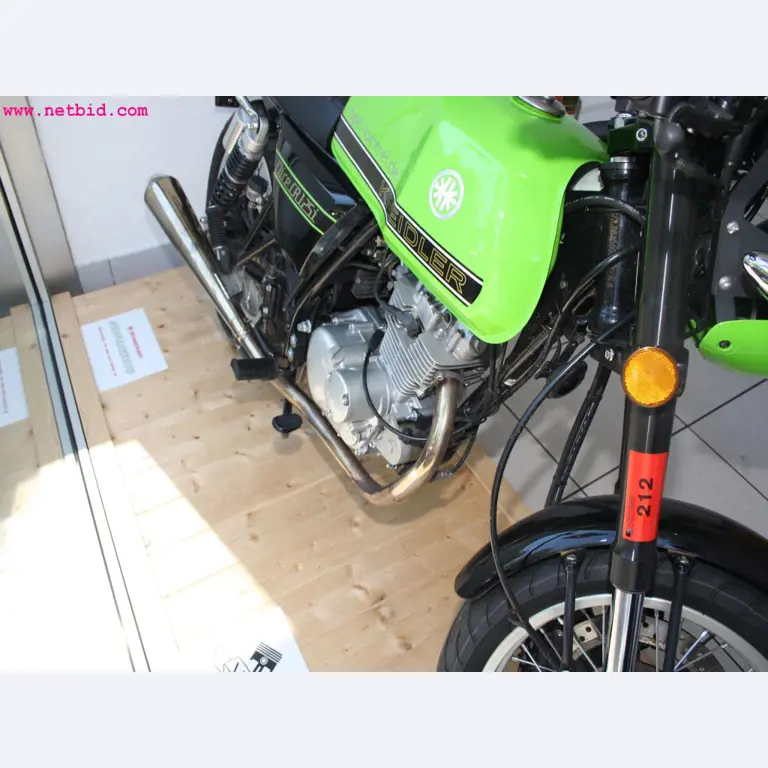 well-maintained machines from the sector automobile workshop -6