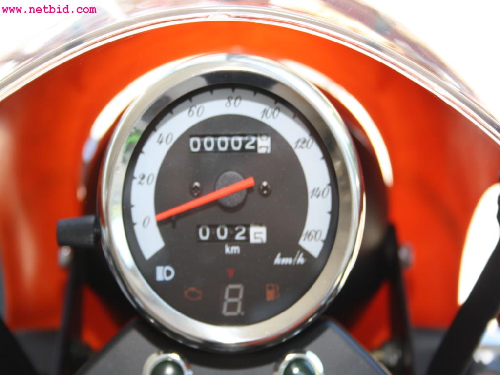 well-maintained machines from the sector automobile workshop -3