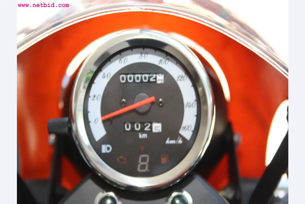 well-maintained machines from the sector automobile workshop -3