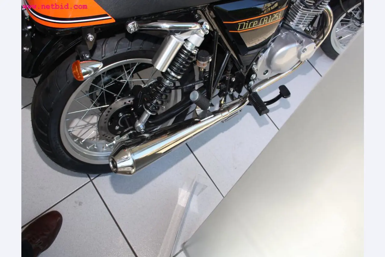 well-maintained machines from the sector automobile workshop -5