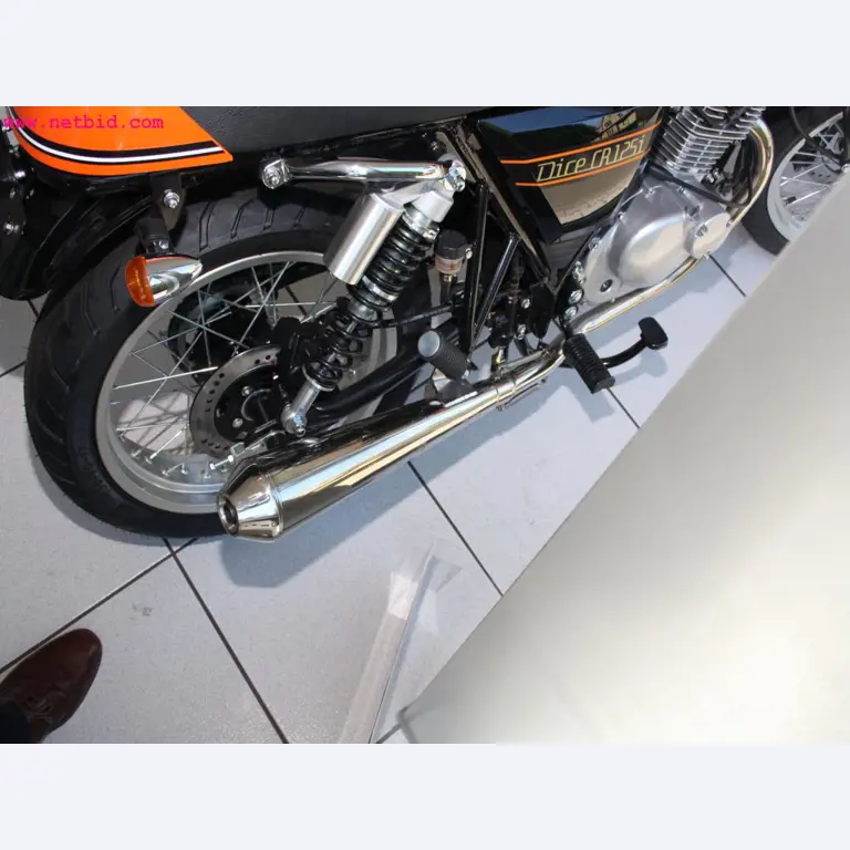 well-maintained machines from the sector automobile workshop -5