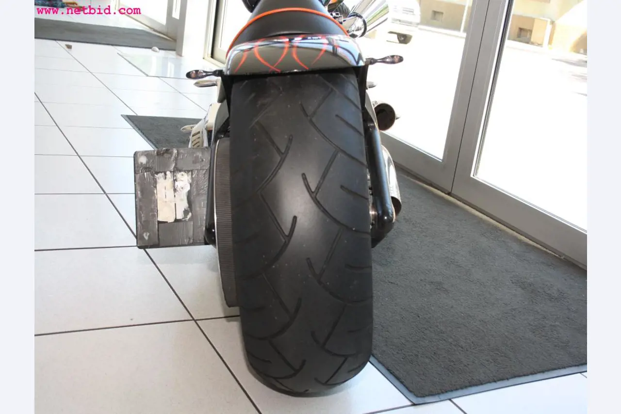 well-maintained machines from the sector automobile workshop -9