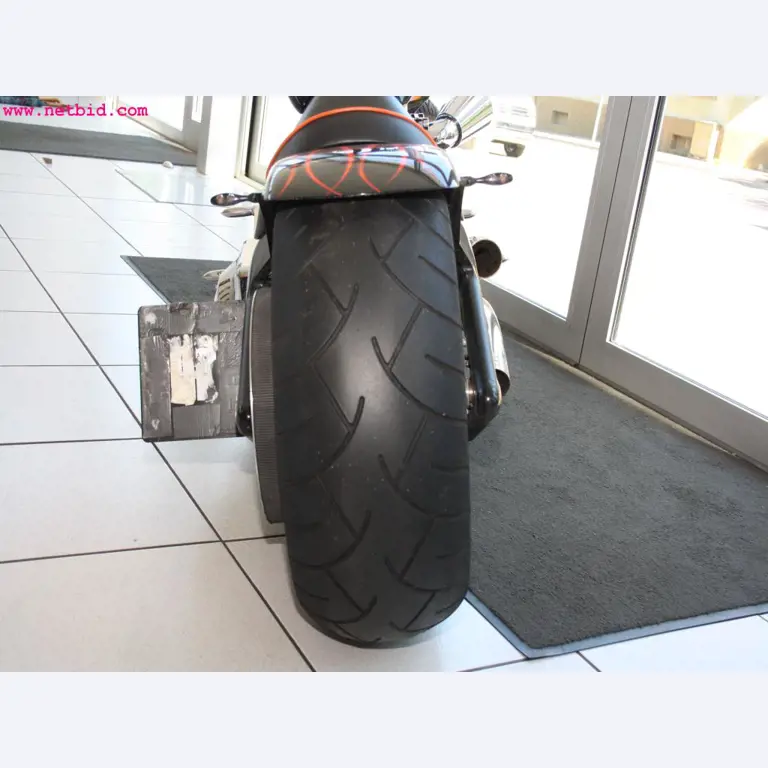 well-maintained machines from the sector automobile workshop -9