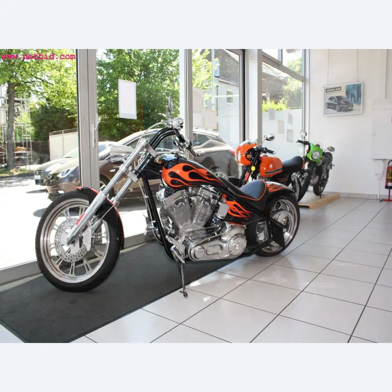 well-maintained machines from the sector automobile workshop -1