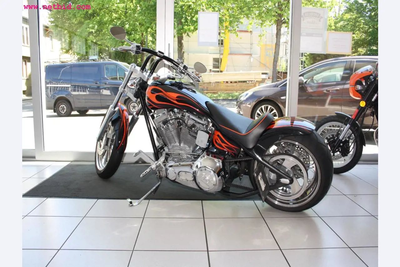 well-maintained machines from the sector automobile workshop -2