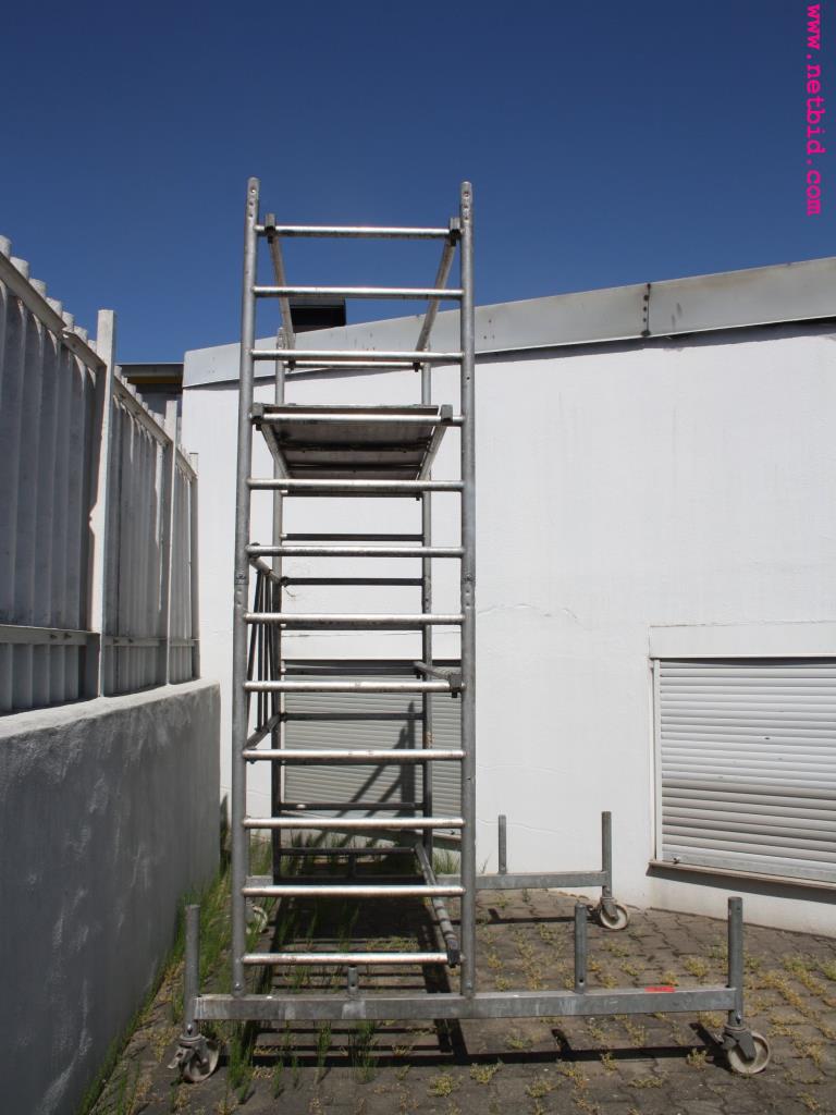 well-maintained machines from the sector automobile workshop -4