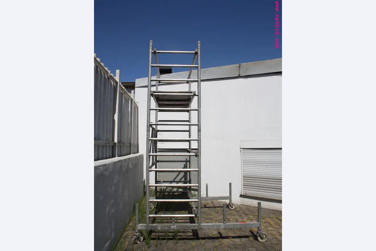 well-maintained machines from the sector automobile workshop -4