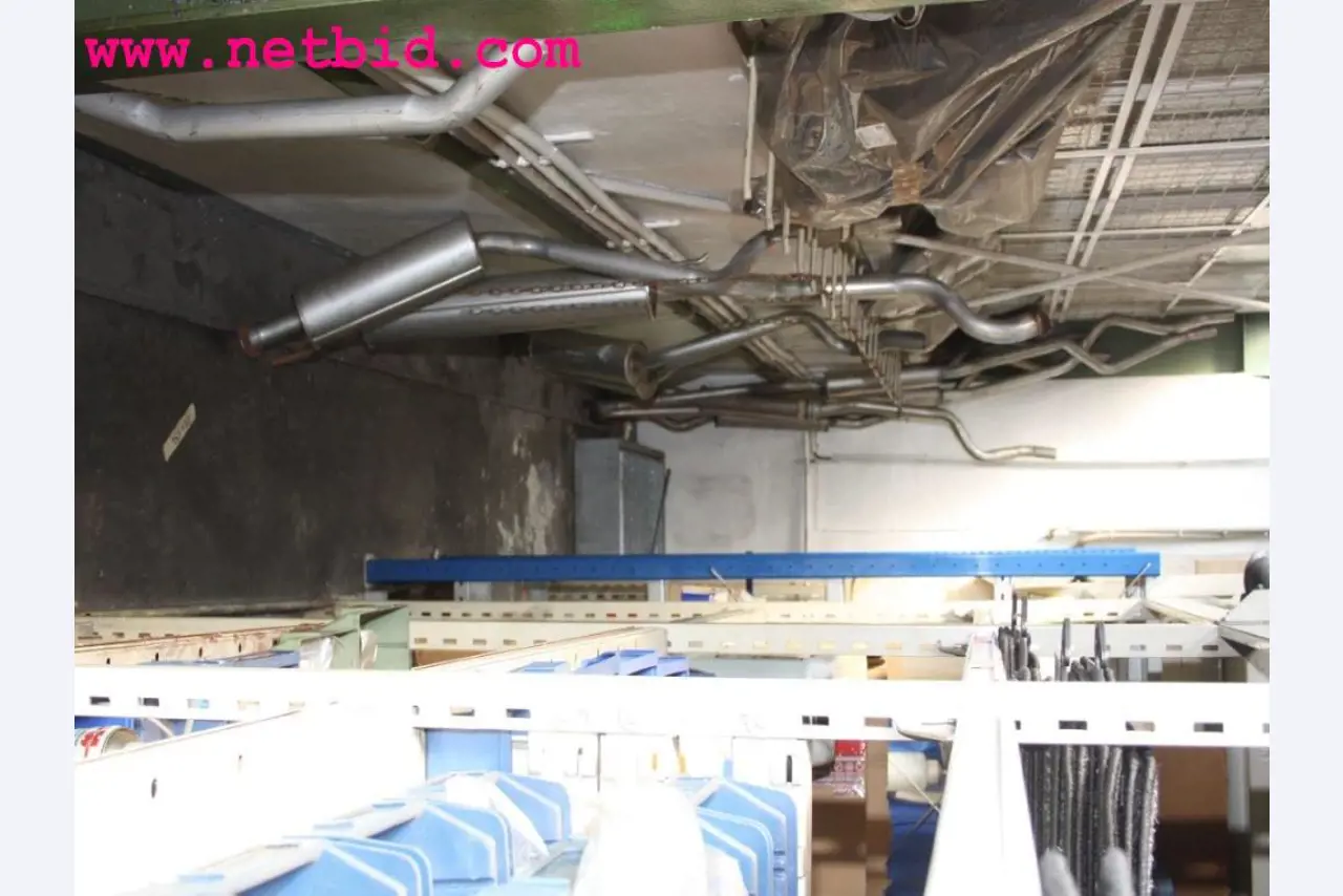 well-maintained machines from the sector automobile workshop -12