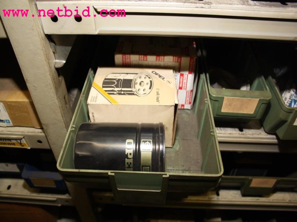 well-maintained machines from the sector automobile workshop -14