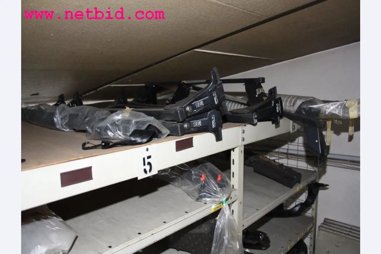 well-maintained machines from the sector automobile workshop -2