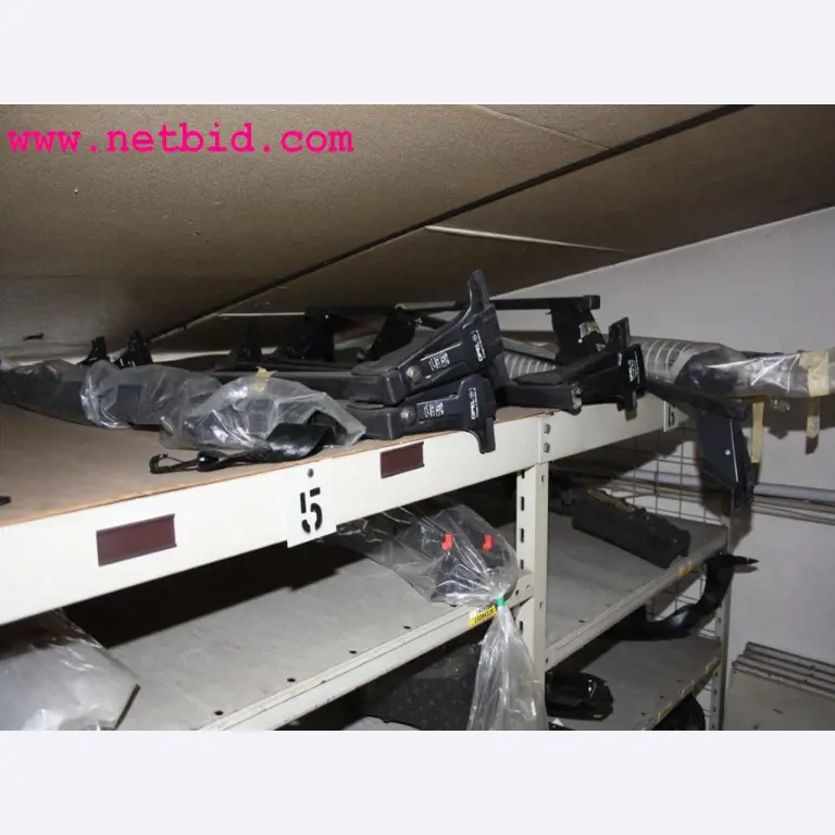 well-maintained machines from the sector automobile workshop -2