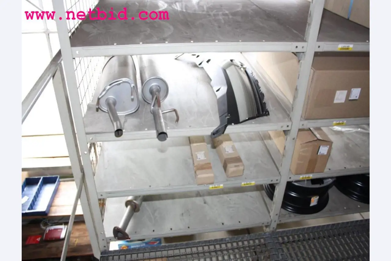 well-maintained machines from the sector automobile workshop -4