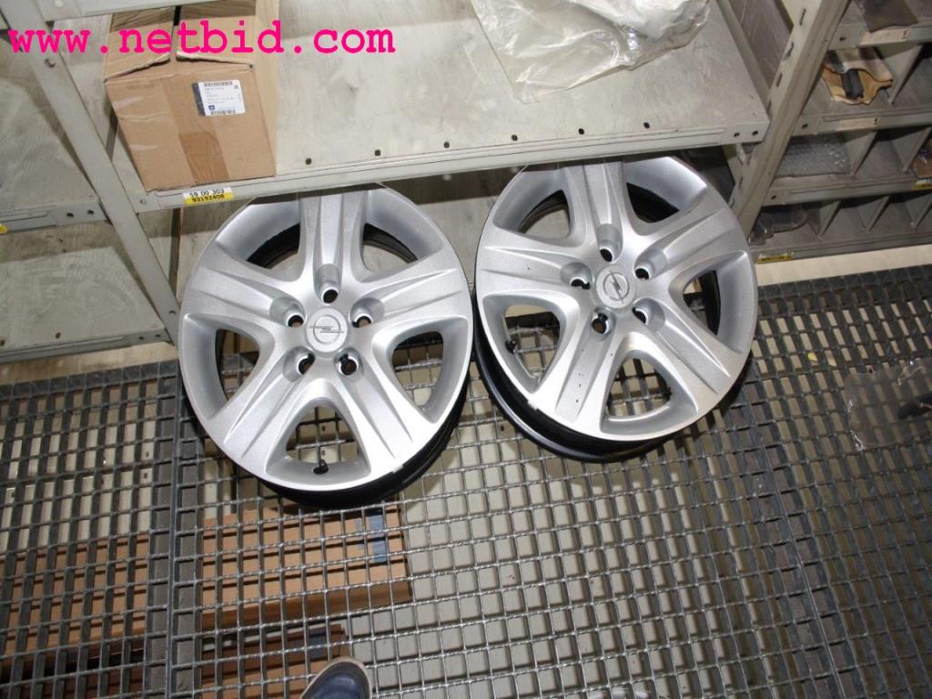 well-maintained machines from the sector automobile workshop -6