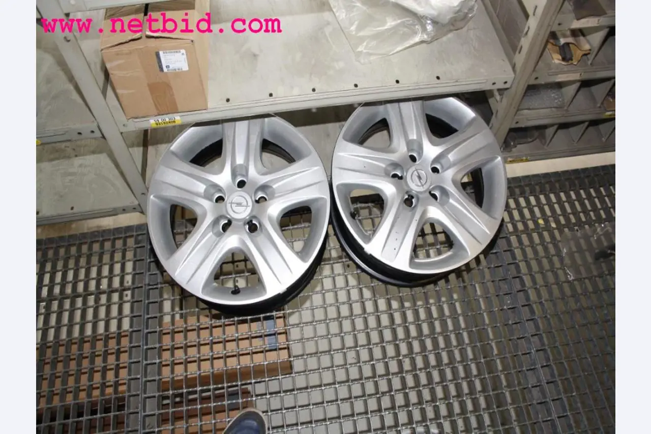 well-maintained machines from the sector automobile workshop -6