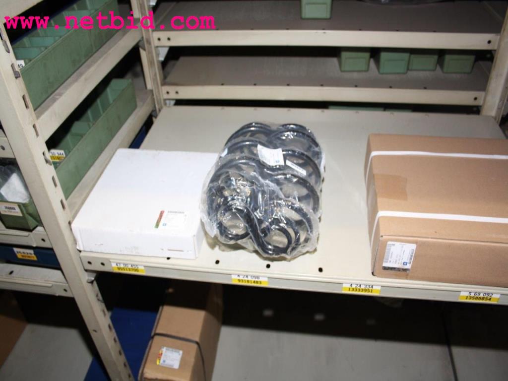 well-maintained machines from the sector automobile workshop -8